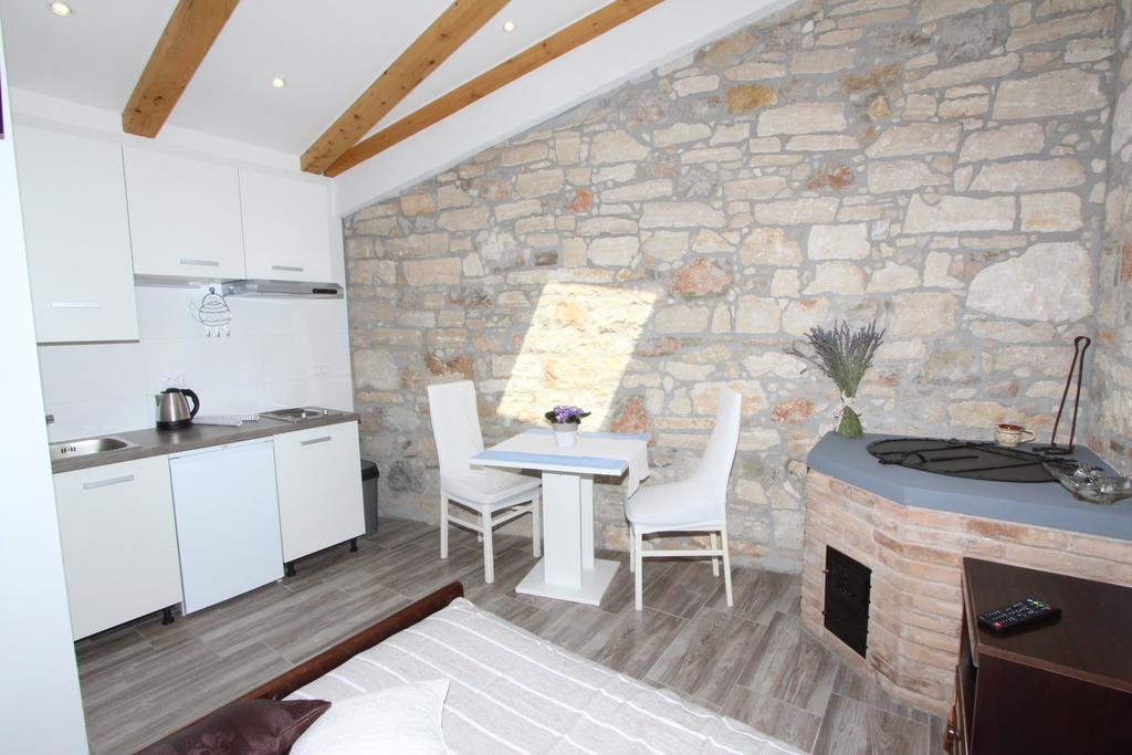 Apartments Santin Ровин Екстериор снимка