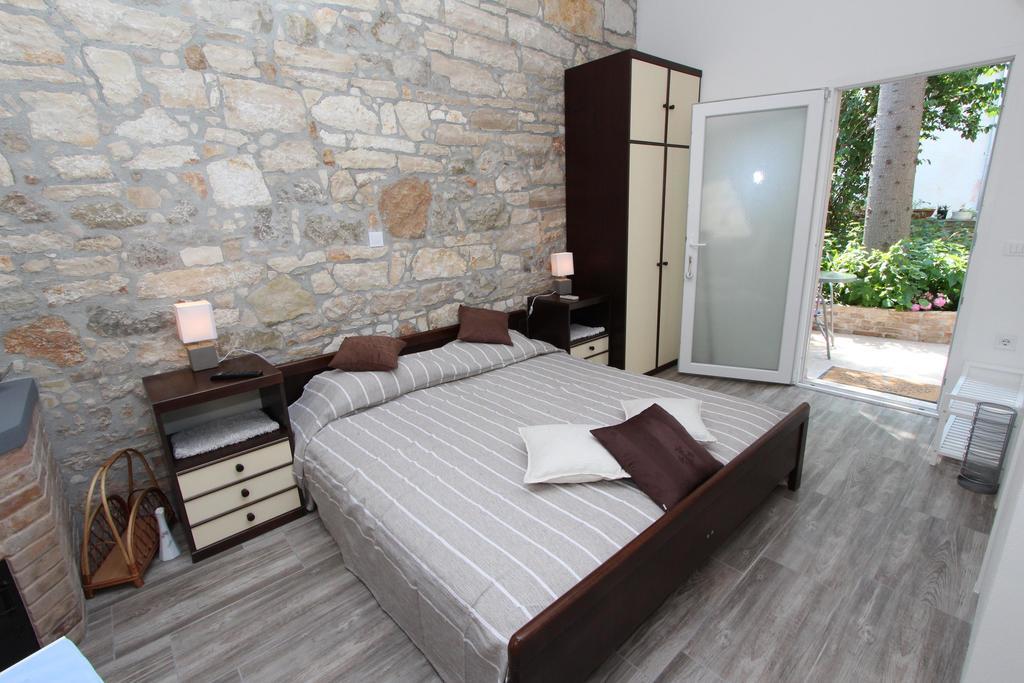 Apartments Santin Ровин Екстериор снимка