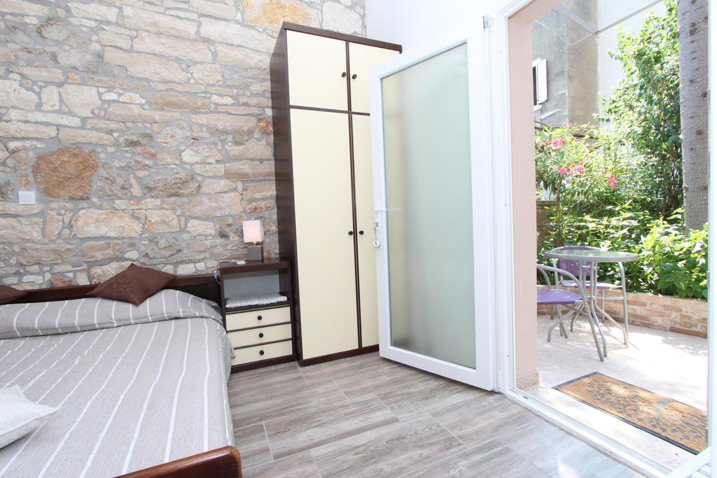 Apartments Santin Ровин Екстериор снимка