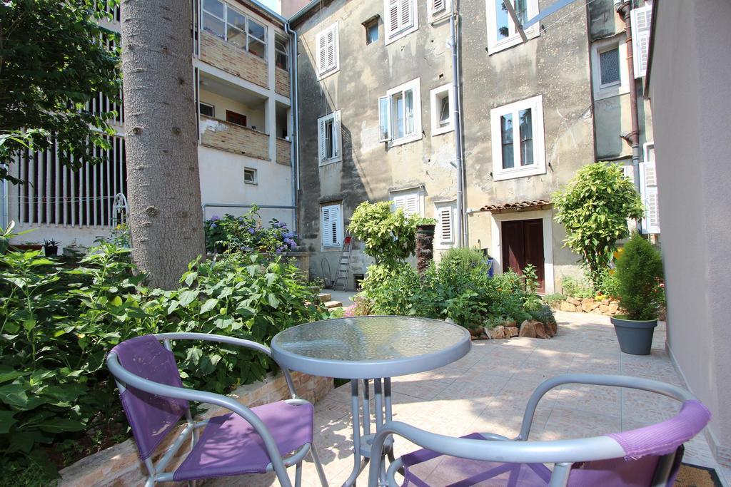 Apartments Santin Ровин Екстериор снимка