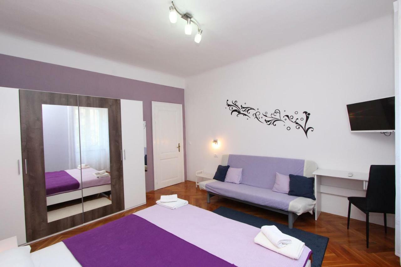 Apartments Santin Ровин Екстериор снимка