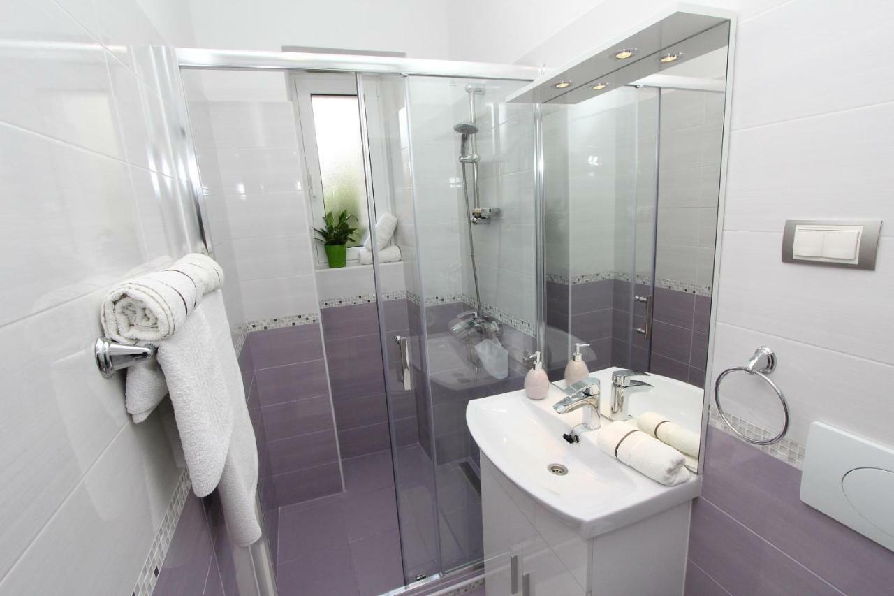 Apartments Santin Ровин Екстериор снимка